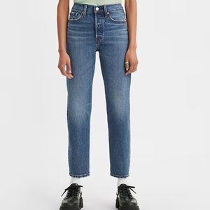 Women's Levi's Straight Fit Jeans (dark/medium wash)